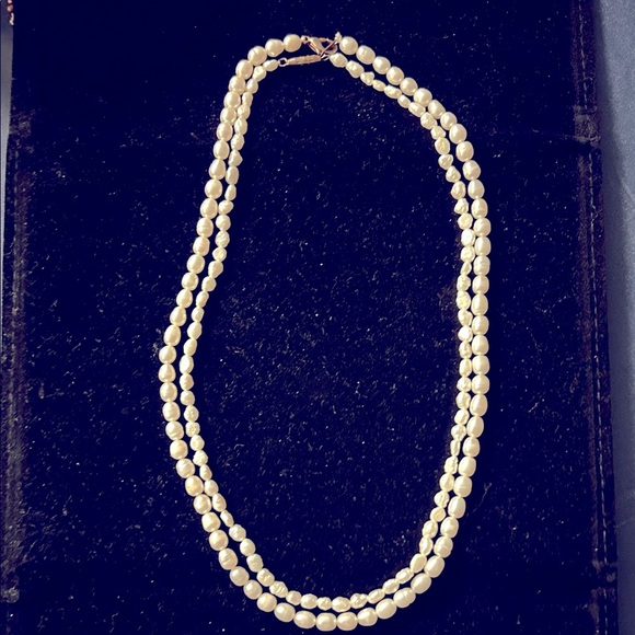 Elegant Pearl Necklace Set (3) - Picture 5 of 6